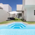 Paula Βίλα Costa Teguise