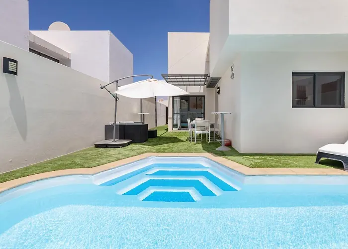 Paula Villa Costa Teguise